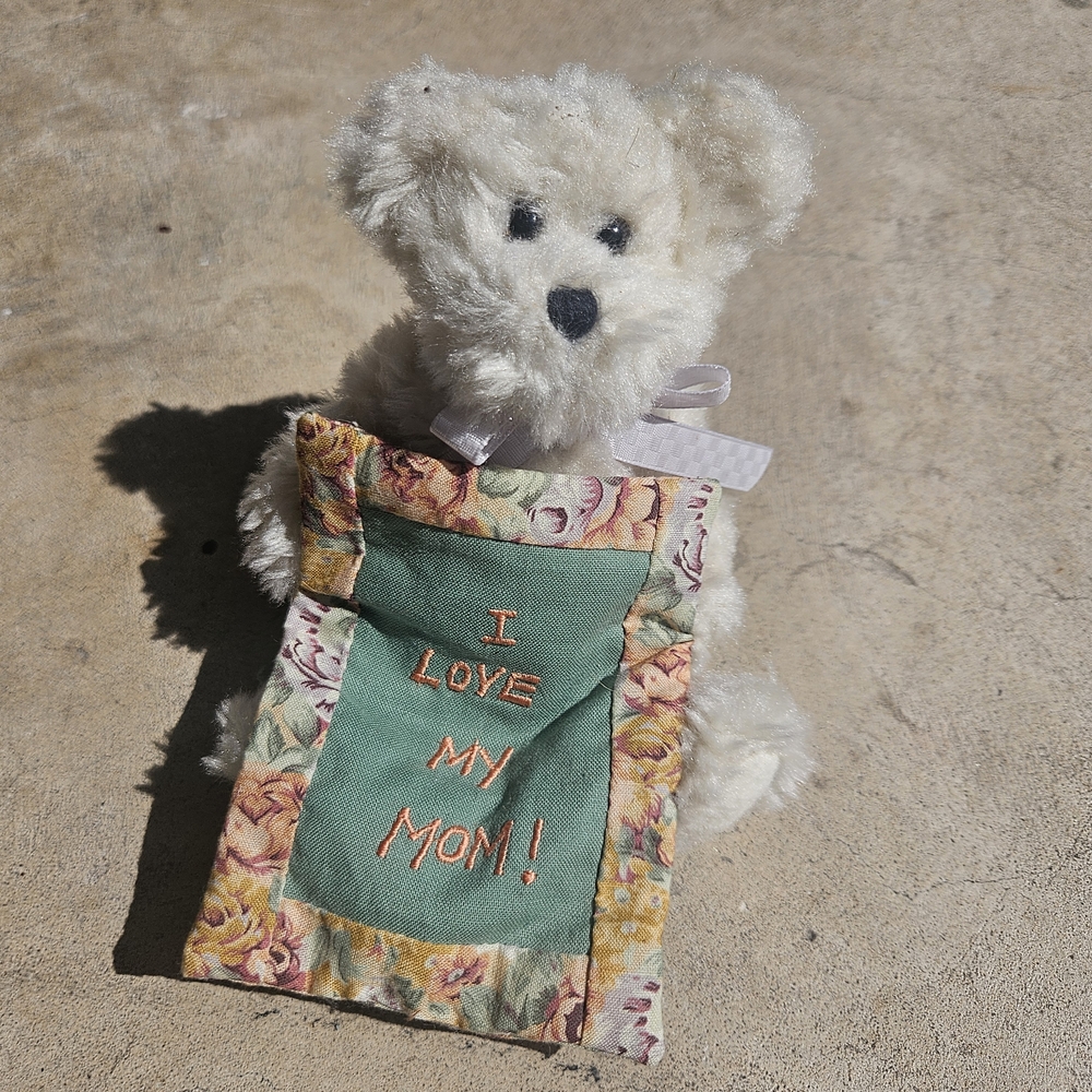 Genuine Boyds Bear - Carrie N. Lotsalove